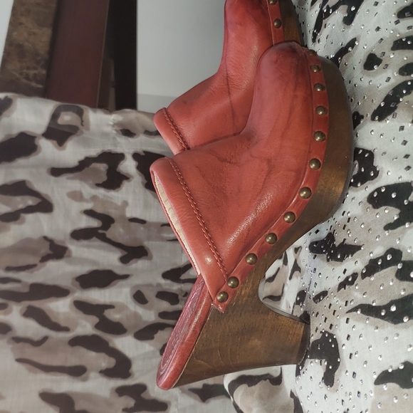 Frye Clog/Mules/heels - Picture 3 of 10